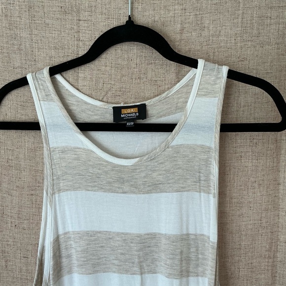 Striped Sleeveless Top - Picture 2 of 6